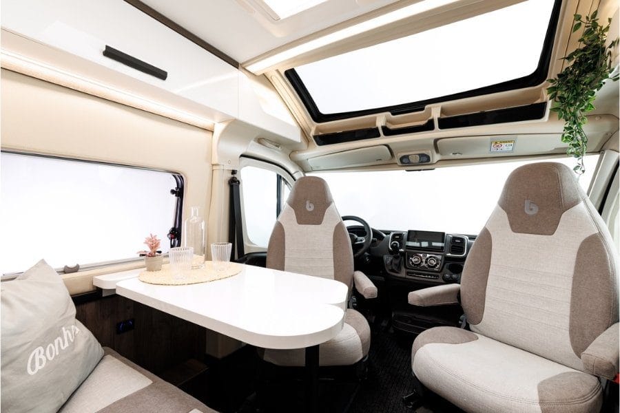 interior furgoneta camperizada