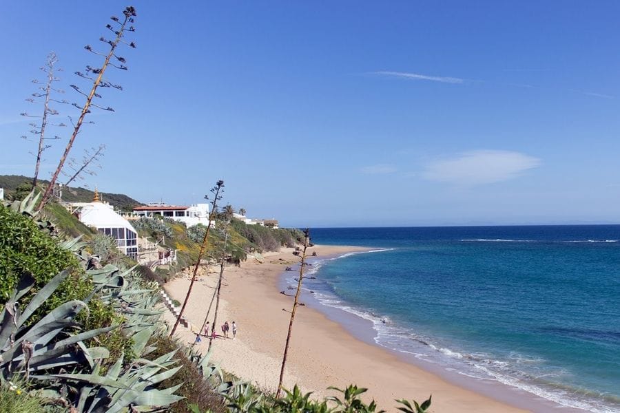 playa el pirata los caños de meca
